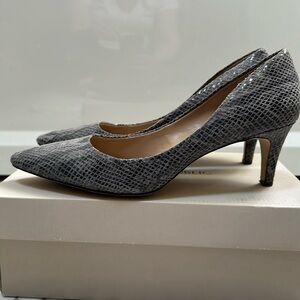 Banana Republic Giah Pumps